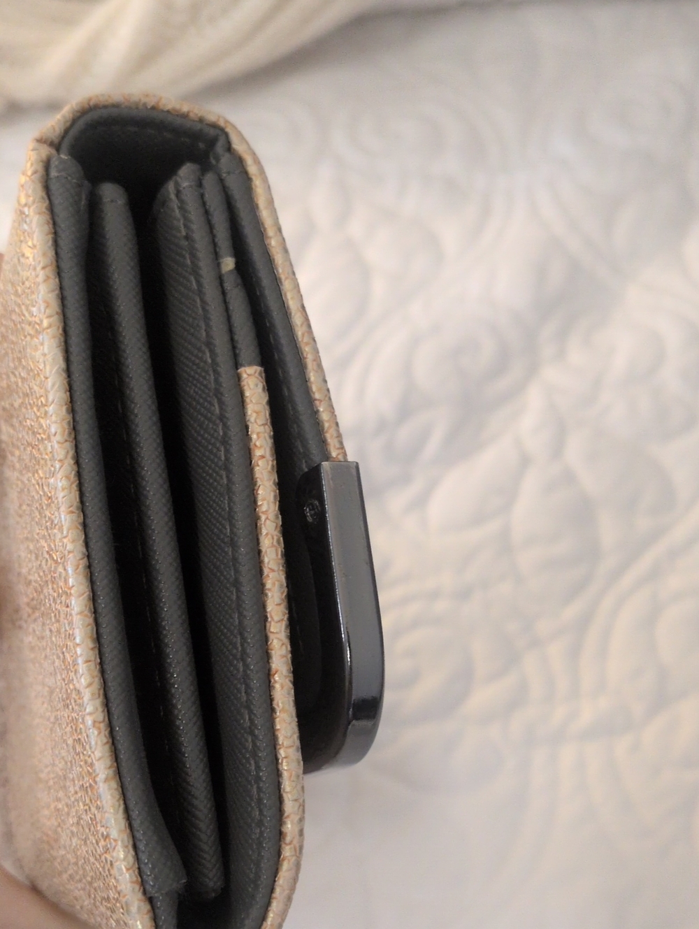 Damsel In Defense Wallet - Picture 9 of 13